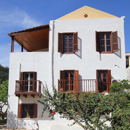 Traditional Apartments Alexandra Meyísti エクステリア 写真