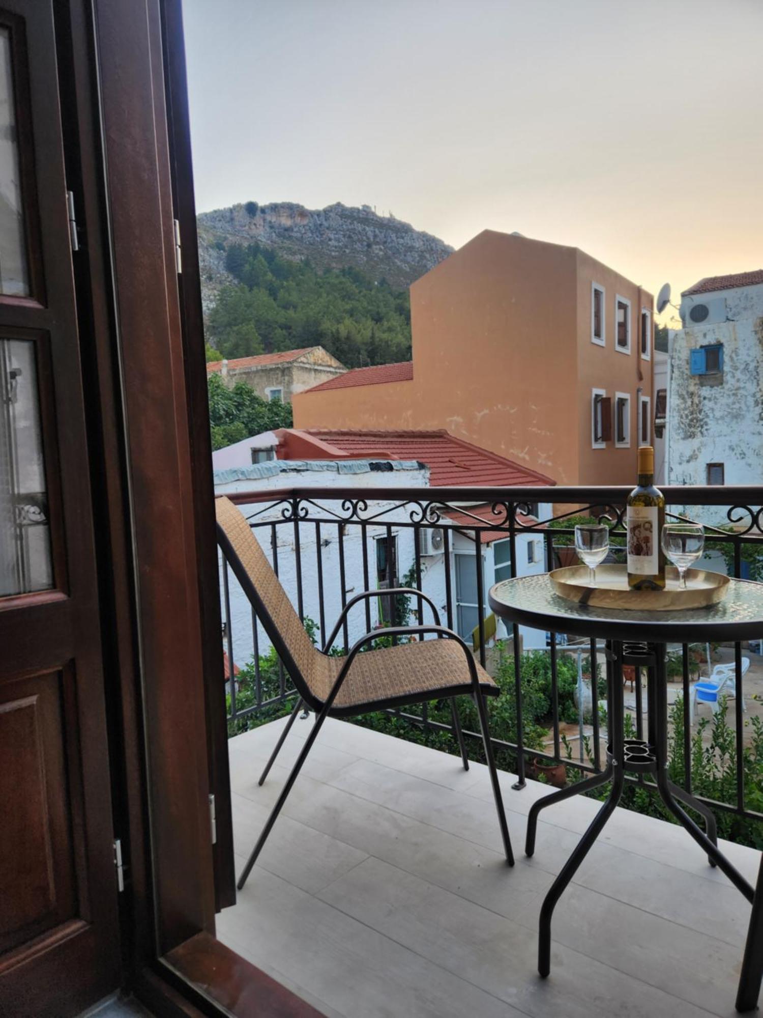 Traditional Apartments Alexandra Meyísti エクステリア 写真
