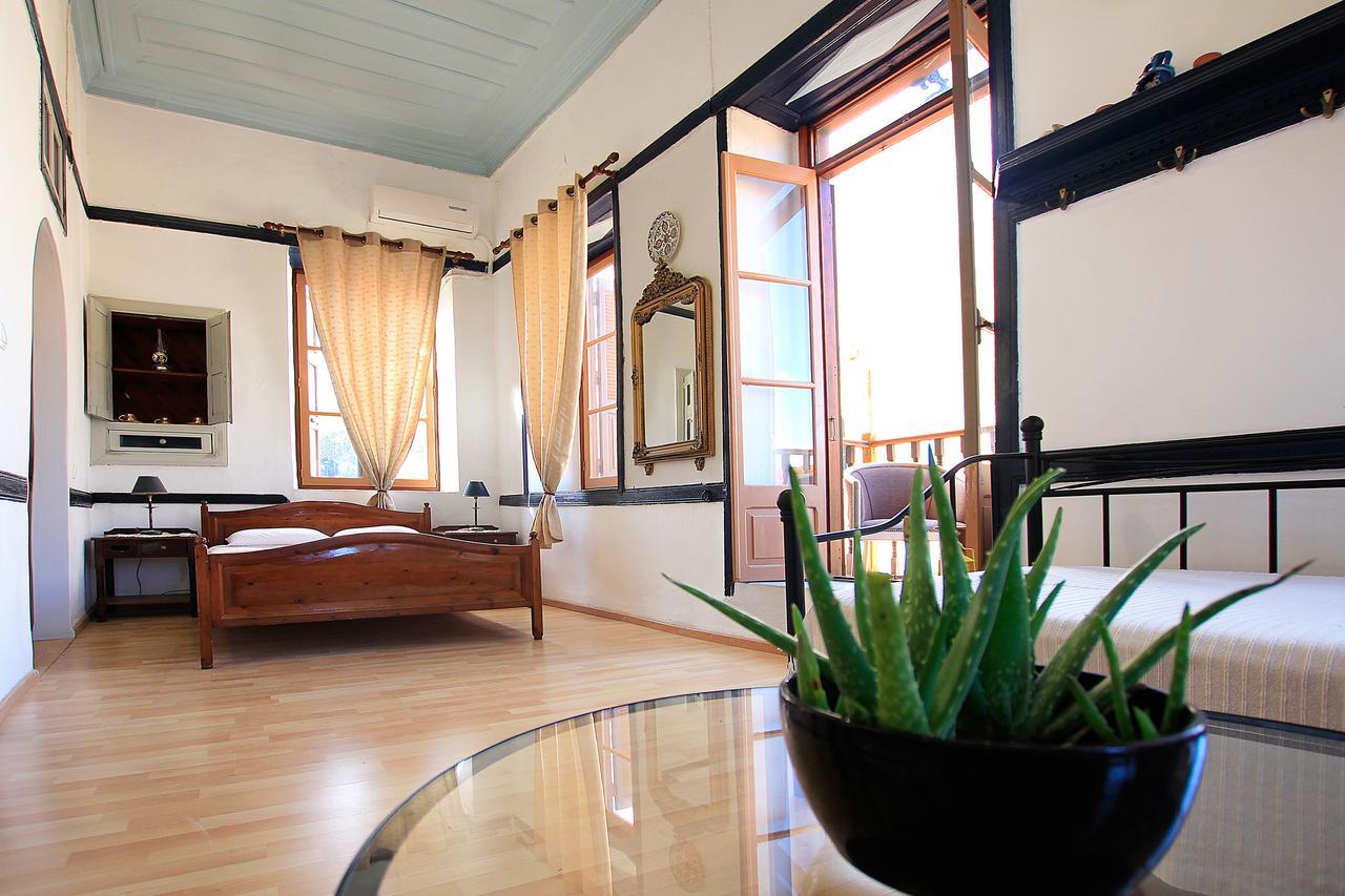 Traditional Apartments Alexandra Meyísti エクステリア 写真