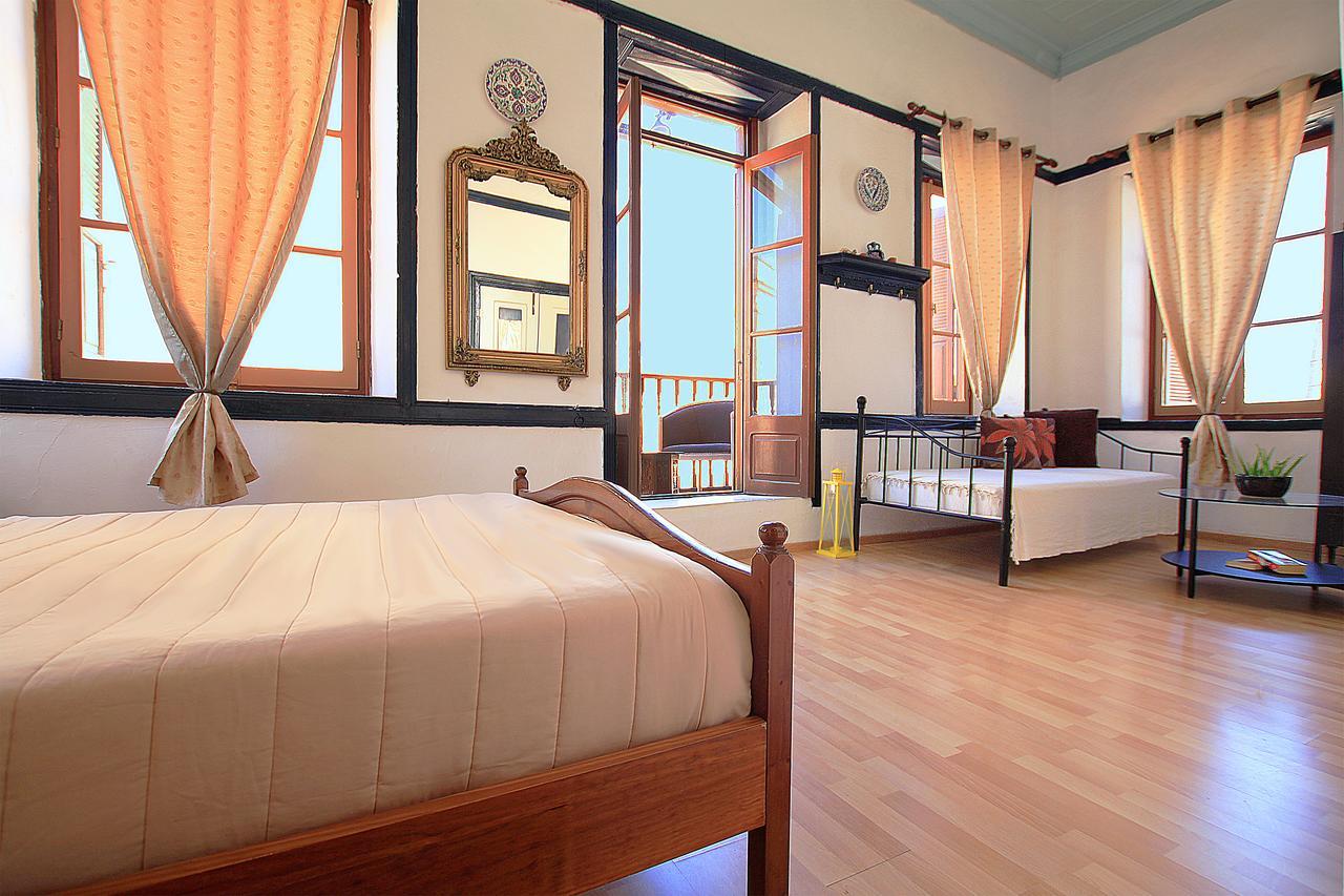 Traditional Apartments Alexandra Meyísti エクステリア 写真